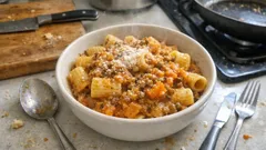 Pasta con ragù di lenticchie e zucca: un primo vegetariano cremoso e di stagione