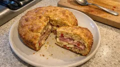 Torta salata senza glutine soffice: con ricotta e farcitura filante