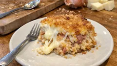 Sformato di riso con salsiccia e scamorza: crosticina dorata e cuore filante